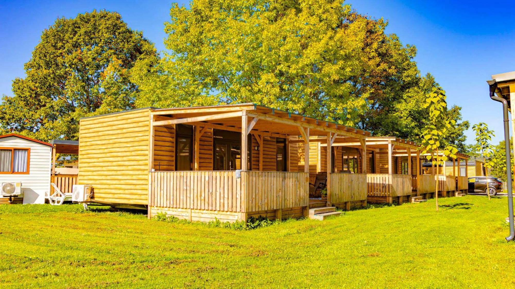 Camp Velenje Hotel Buitenkant foto